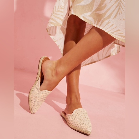 Pointed Toe Raffia Mule NWT - Picture 2 of 4